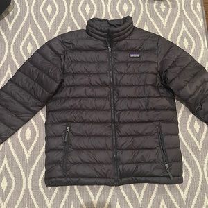 Patagonia black puffer jacket boys size XXL